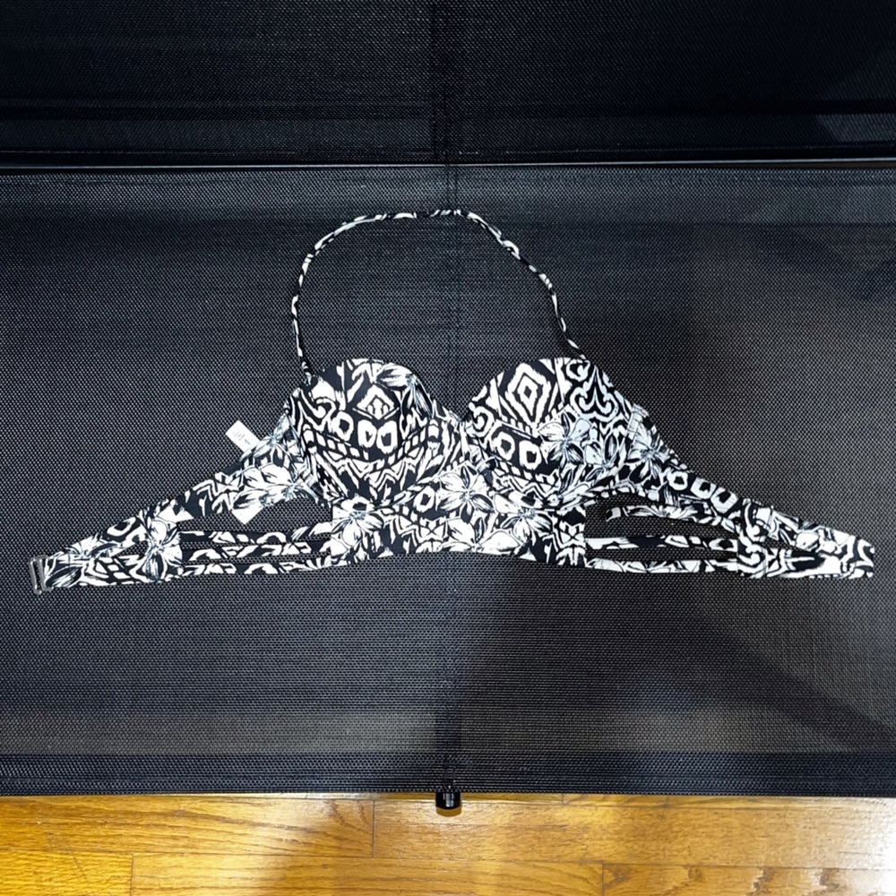 Aeropostale Patterned Bikini Top, Size Small(S) '